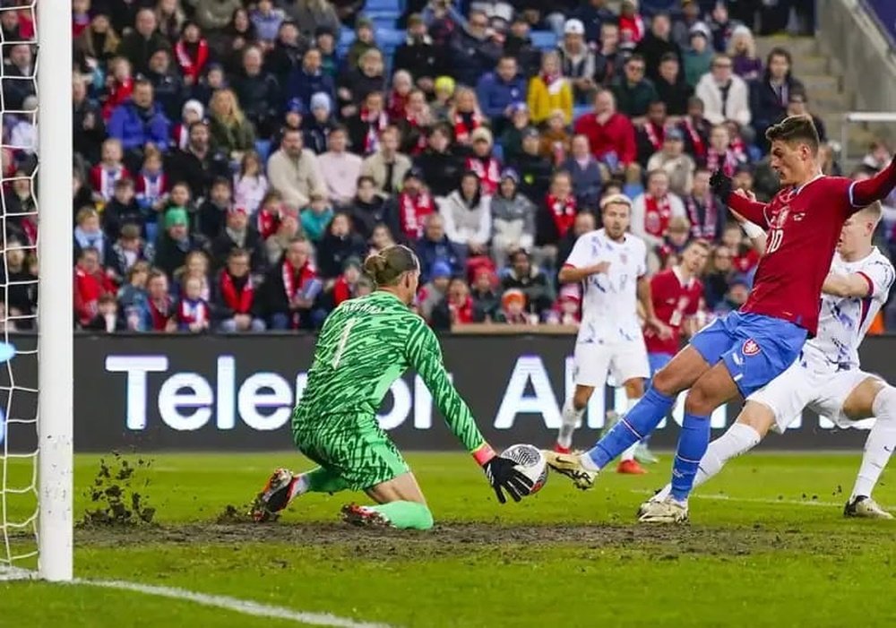 Nyland en una acción del Noruega-República Checa   Foto: EFE