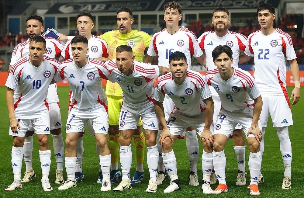 Claudio Bravo ha vuelto a jugar este viernes tras más de cuatro meses de baja en el debut de Ricardo Gacera como seleccionador de Chile.-