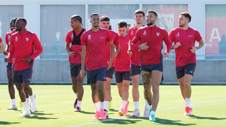 El Sevilla regresa al trabajo sin Youssef En-Nesyri ni Erik Lamela