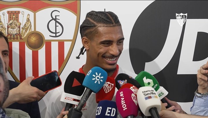 Loïc Badé, feliz en Sevilla: “Me siento muy bien, estoy muy cómodo”
