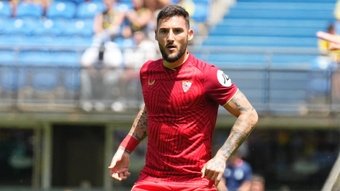 Nemanja Gudelj, en el Estadio de Gran Canaria para disputar el partido correspondiente a la jornada 31 .-SFC