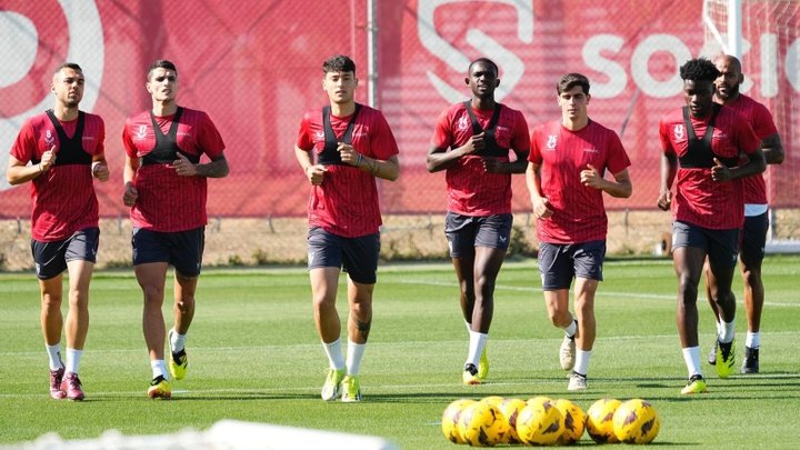 Jordán, Lamela, Alejo Véliz, Nianzou, Juanlu, Marcao y Agoumé se ejercitan en la Ciudad Deportiva.-SFC