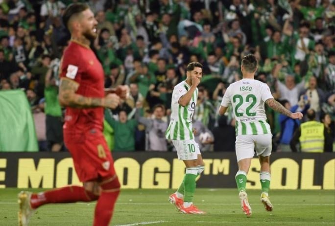 Isco celebra el gol de penalti anotado en el derbi ante el Sevilla FC.- Efe