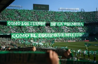Aspecto que presentaba el Benito Villamarín este domingo.- RBB