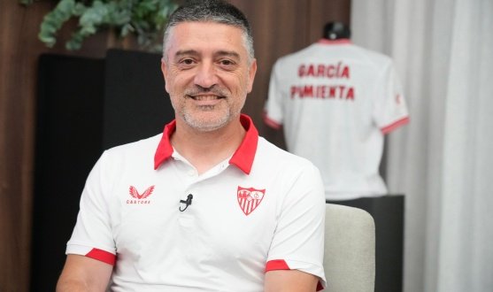 García Pimienta en su primer día en la Ciudad Deportiva del Sevilla FC  Foto: Sevilla FC