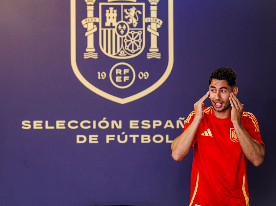 Ayoze lucirá el 9 de España esta noche en Badajoz.- RFEF