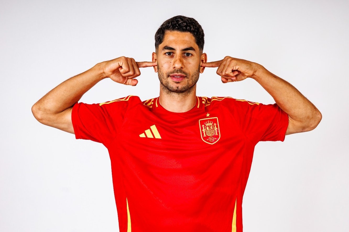 Ayoze vistiendo los colores de La Roja. RBB