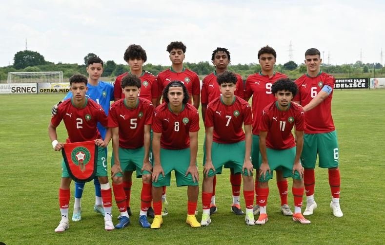 Ziyad Baha, con el 9 -segundo por la derecha, arriba- en un partido con la selección sub 16 de Marruecos.- Instagram