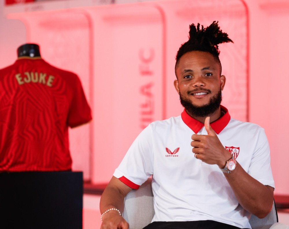 Chidera Ejuke, en su primera entrevista como sevillista .-SFC