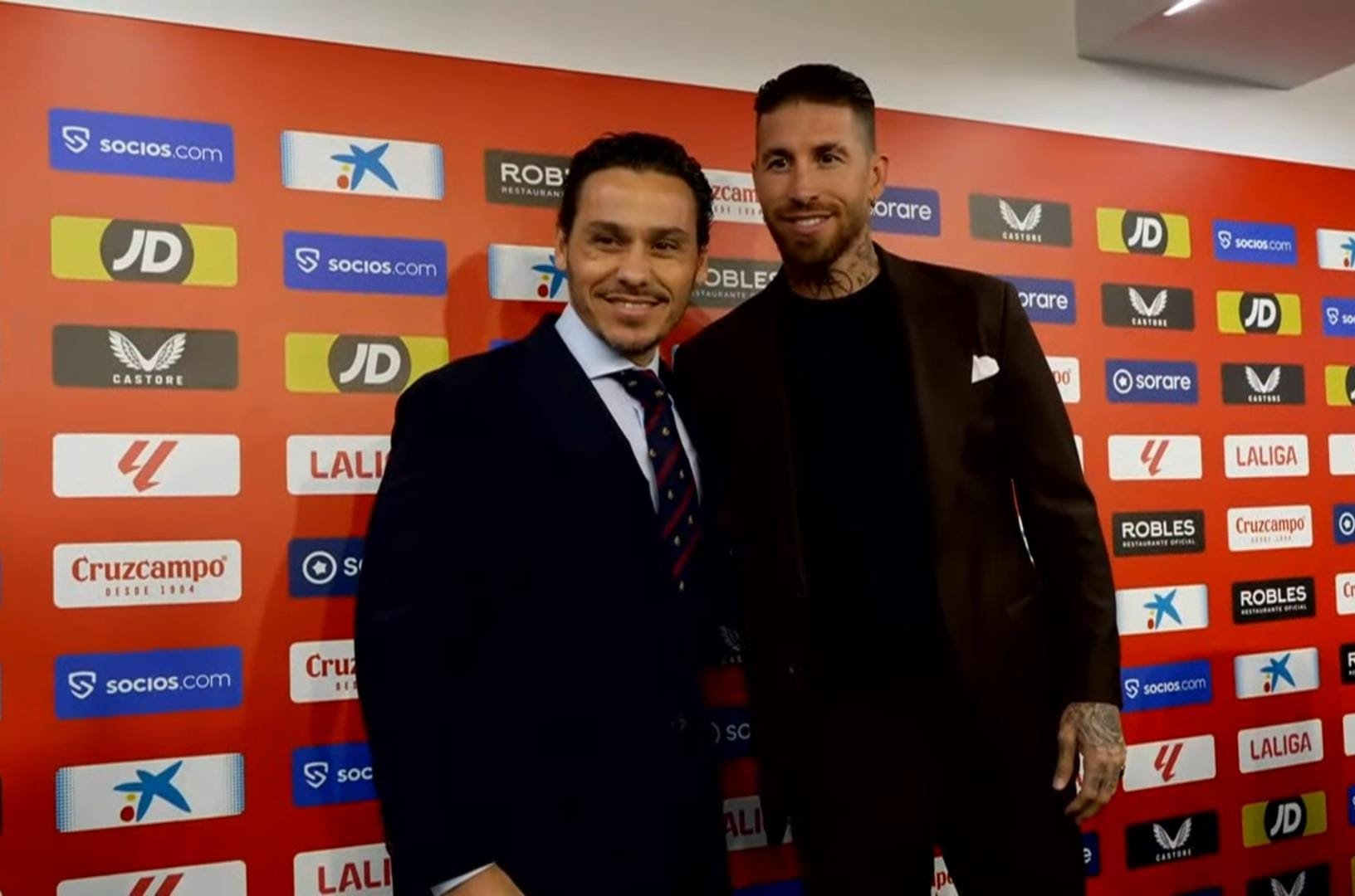 Sergio Ramos junto a Del Nido Carrasco en el acto de despedida del jugador del Sevilla FC