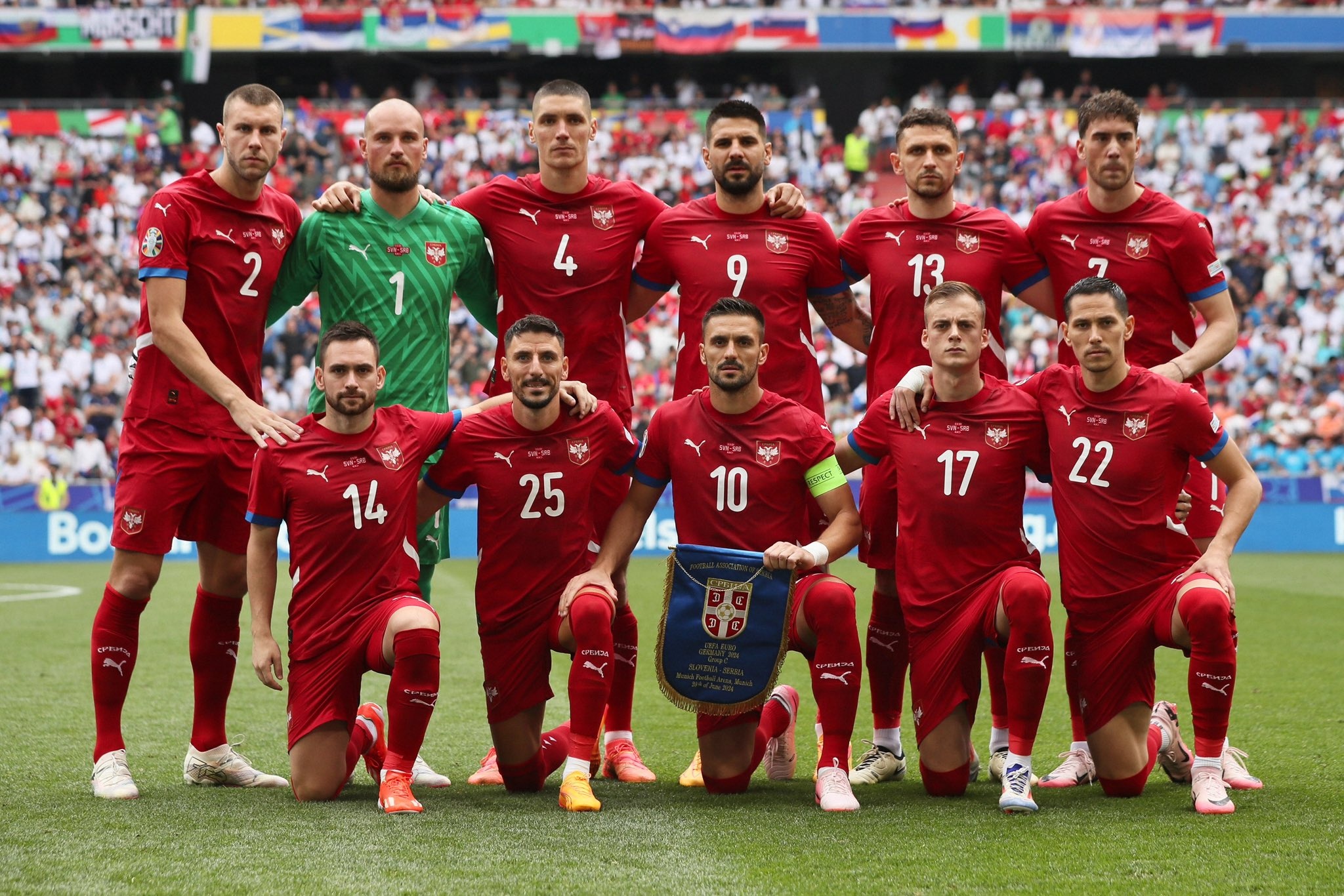 Los jugadores de Serbia antes de disputar el encuentro ante Eslovenia   Foto: Selección Serbia