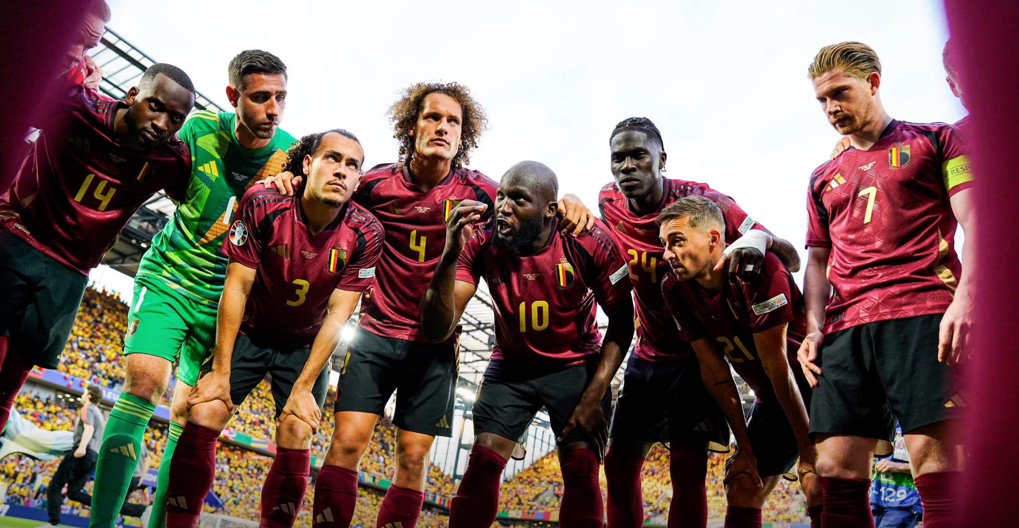Piña de los jugadores de Bélgica antes del partido de la Eurocopa frente a Rumanía   Foto: Selección belga