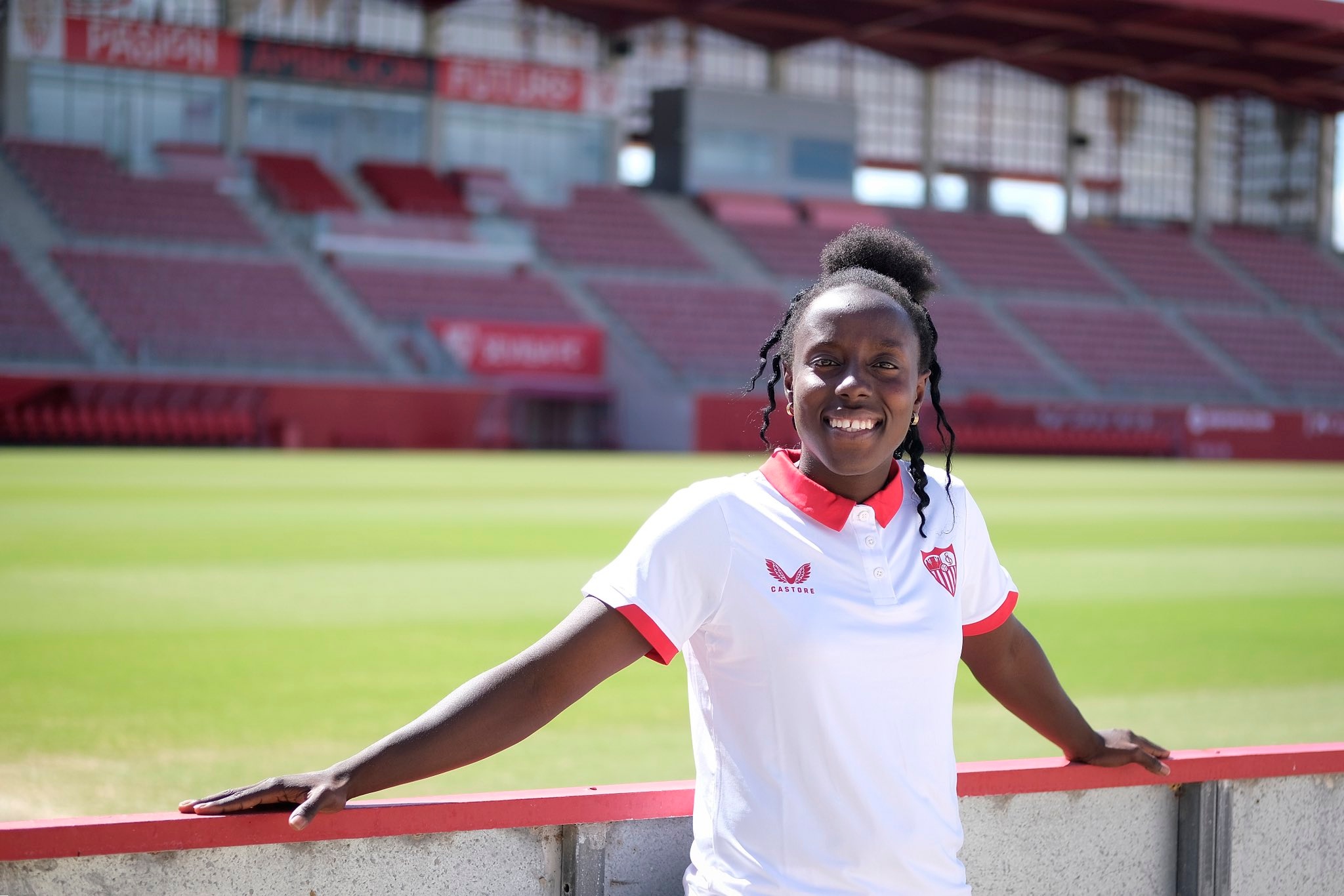 Fatou Kanteh firma con el Sevilla FC Femenino por una temporada .-SFC