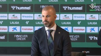 Manu Fajardo en la presentación de Diego Llorente. RBB