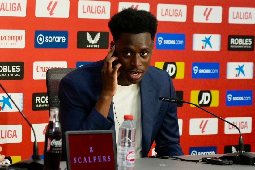 Sambi Lokonga, en su presentación con el Sevilla FC .-SFC