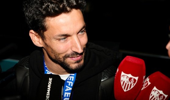 Jesús Navas a su llegada a Sevilla tras ganar la Eurocopa 2024  Foto: Sevilla FC