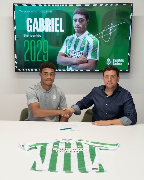 El Real Betis ha anunciado la incorporación de João Gabriel Fersura procedente del CA Porto. El atacante brasileño se unirá a las filas del Betis Deportivo.
