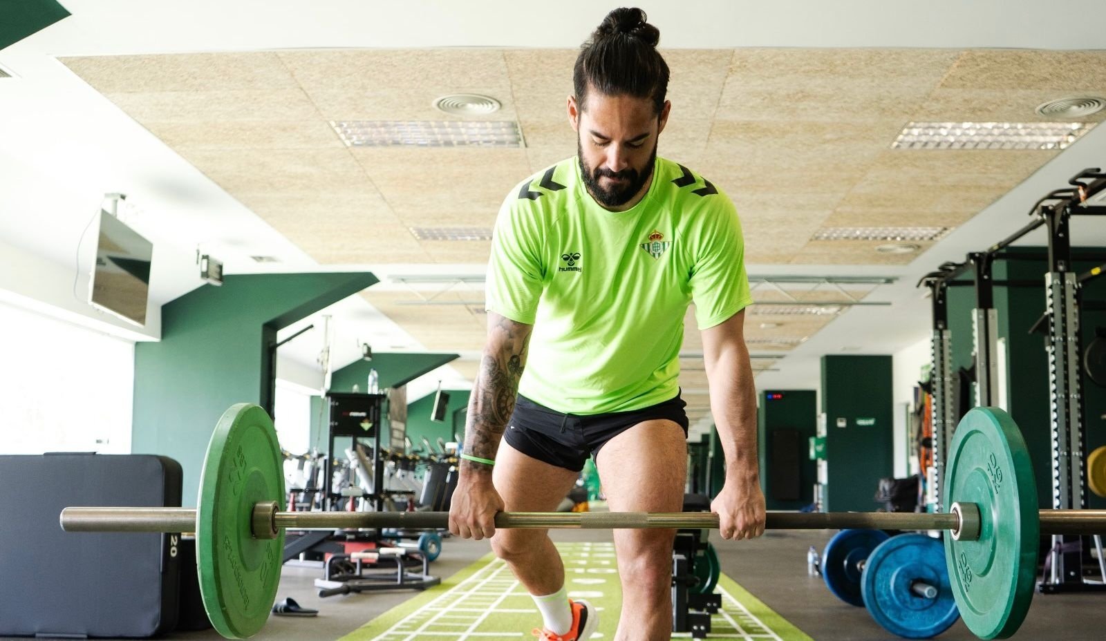 Isco se ejercita en el gimnasio de la Luis del Sol. RBB