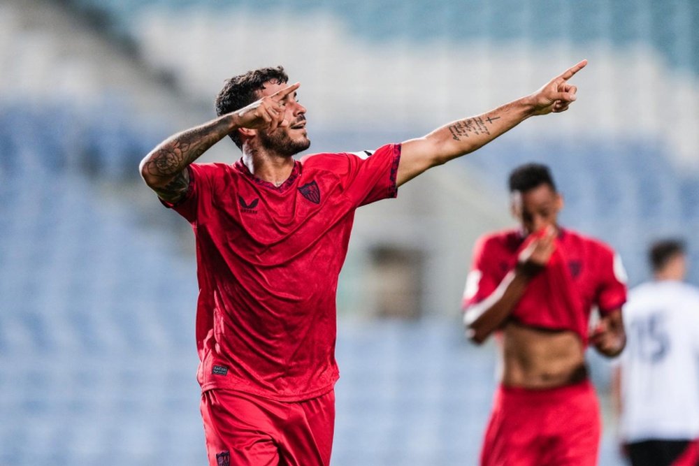 Isaac Romero celebrando su segundo gol ante el Fulham Foto: Sevilla FC