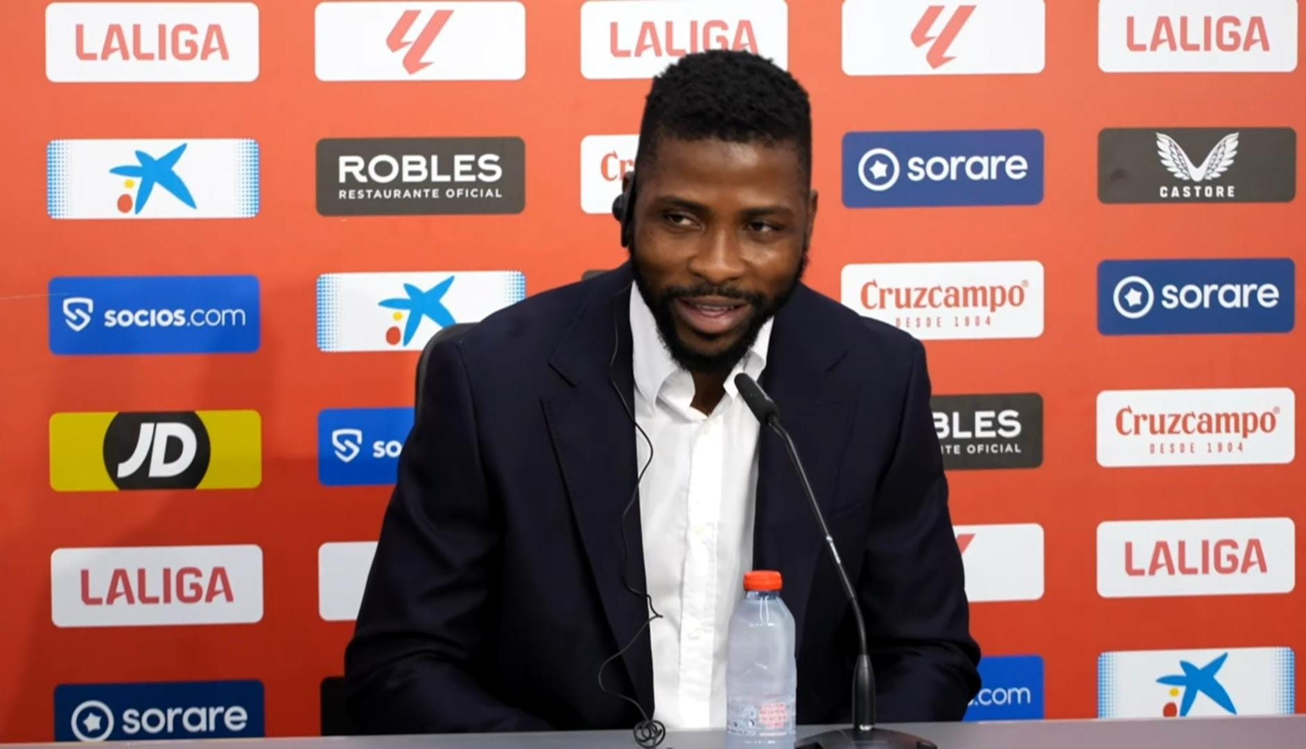 Iheanacho en su presentación con el Sevilla FC