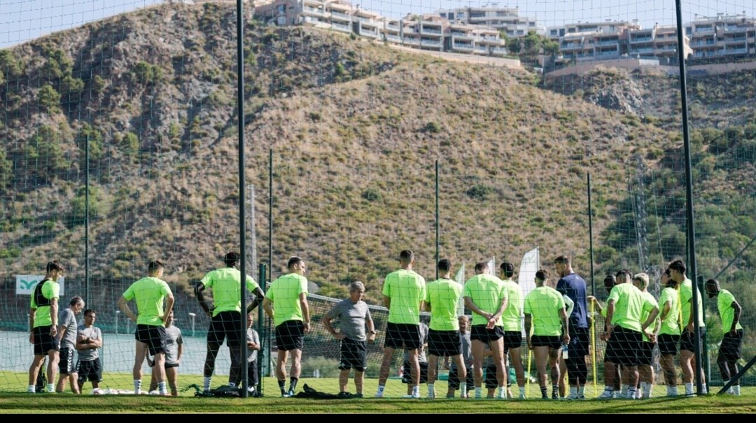 Manuel Pellegrini no tendrá problemas con la inscripción de futbolistas como en anteriores temporadas.- RBB