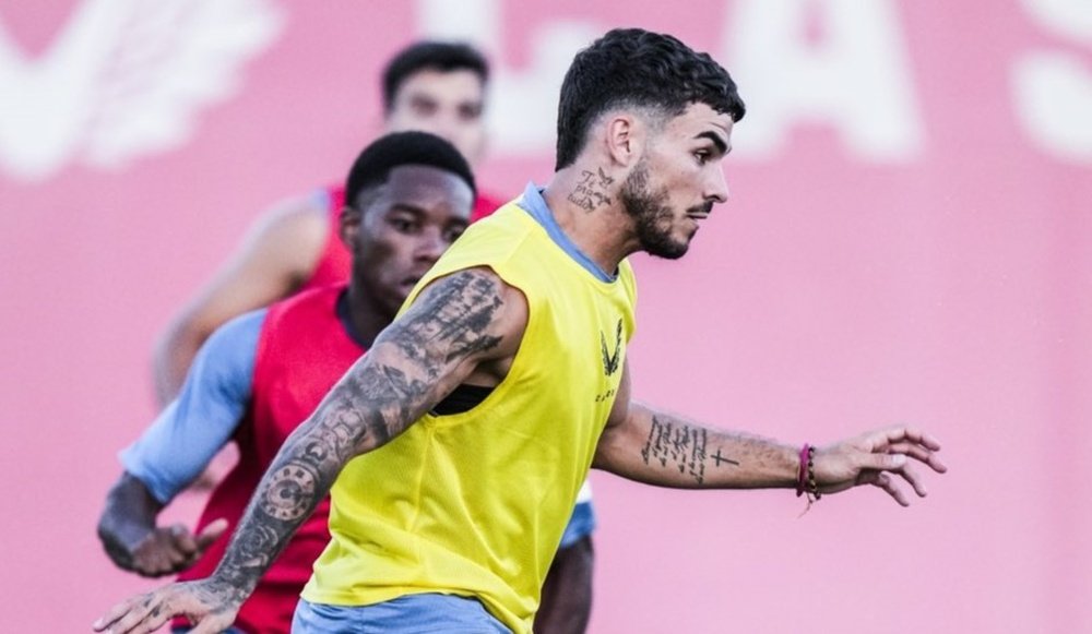 Isaac Romero, durante un entrenamiento del Sevilla FC Foto: SFC