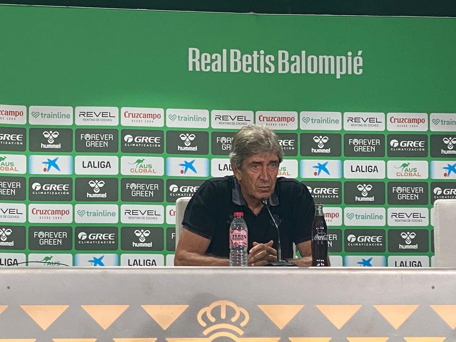 Manuel Pellegrini en rueda de prensa.- AF