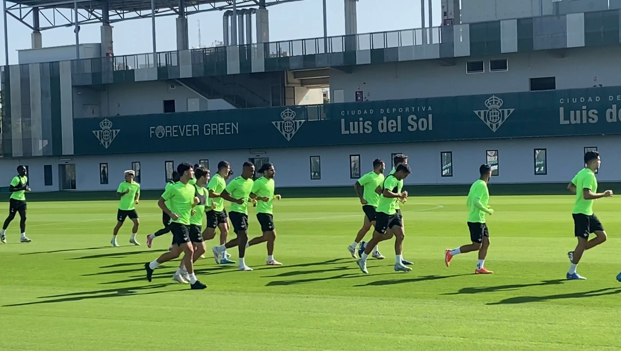 El Real Betis se ejercita en la Luis del Sol. RBB