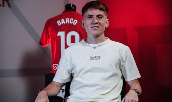 Valentín Barco, en su primera entrevista como jugador del Sevilla FC  Foto: SFC