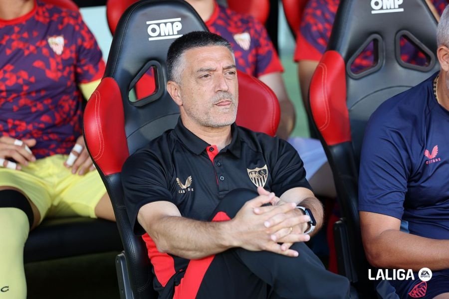 García Pimienta, en el banquillo durante el Mallorca-Sevilla FC  Foto: LaLiga