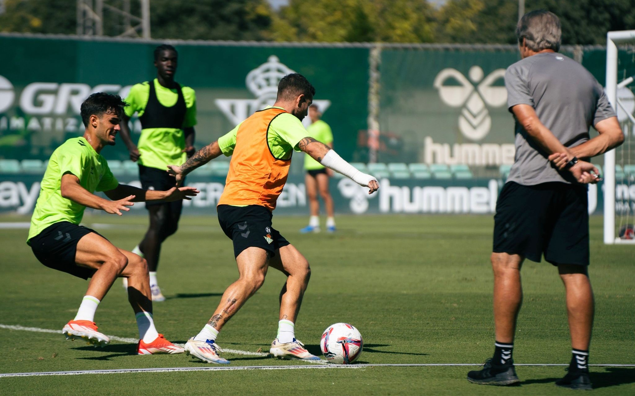 El Real Betis, en la sesión de trabajo de este miércoles. RBB