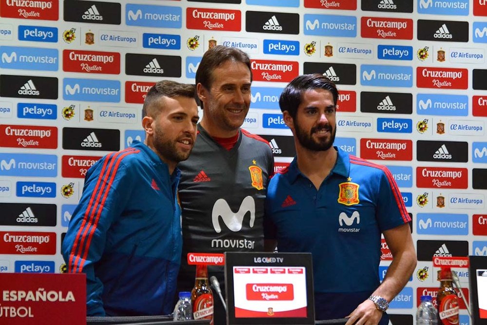 Jordi Alba bromeó con el seleccionador. BeSoccer