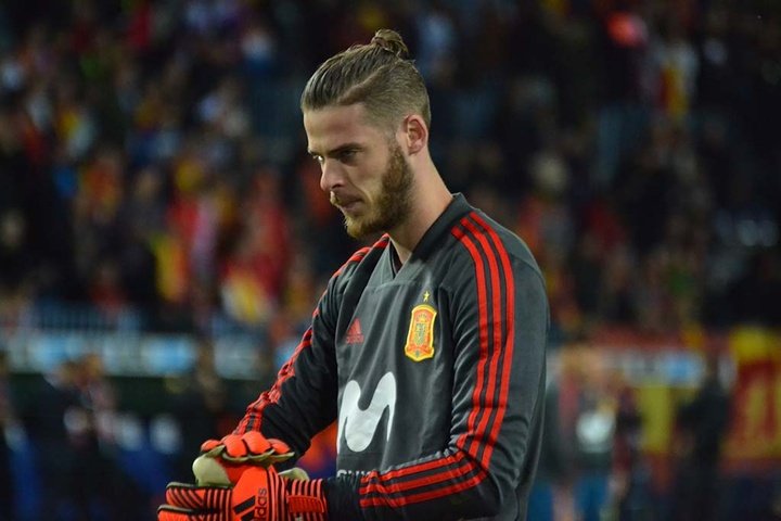 Rare De Gea mistake costs Spain in friendly draw