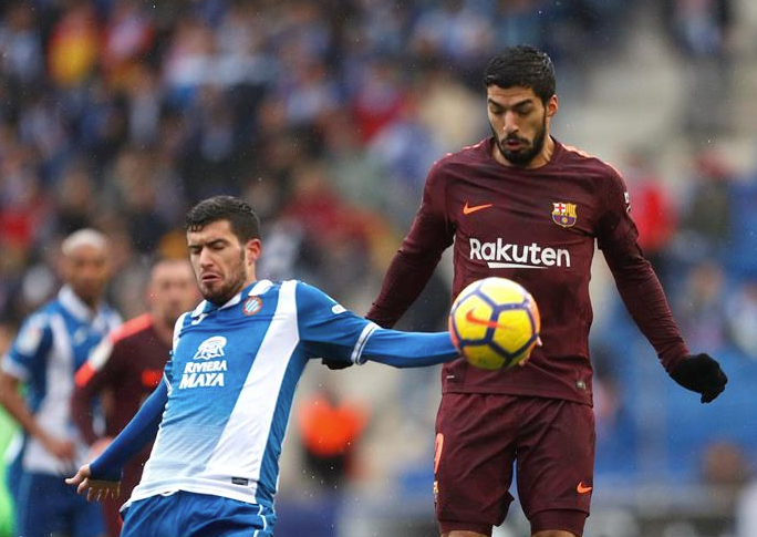 Cornellà volta a colocar o Barcelona em sentido
