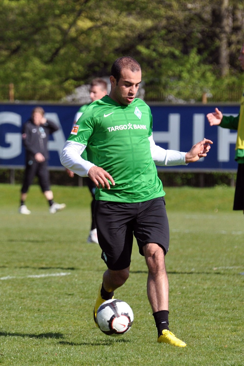Abdennour, central del Mónaco, en un entrenamiento en su etapa en el Werder Bremen. Wikipedia. 