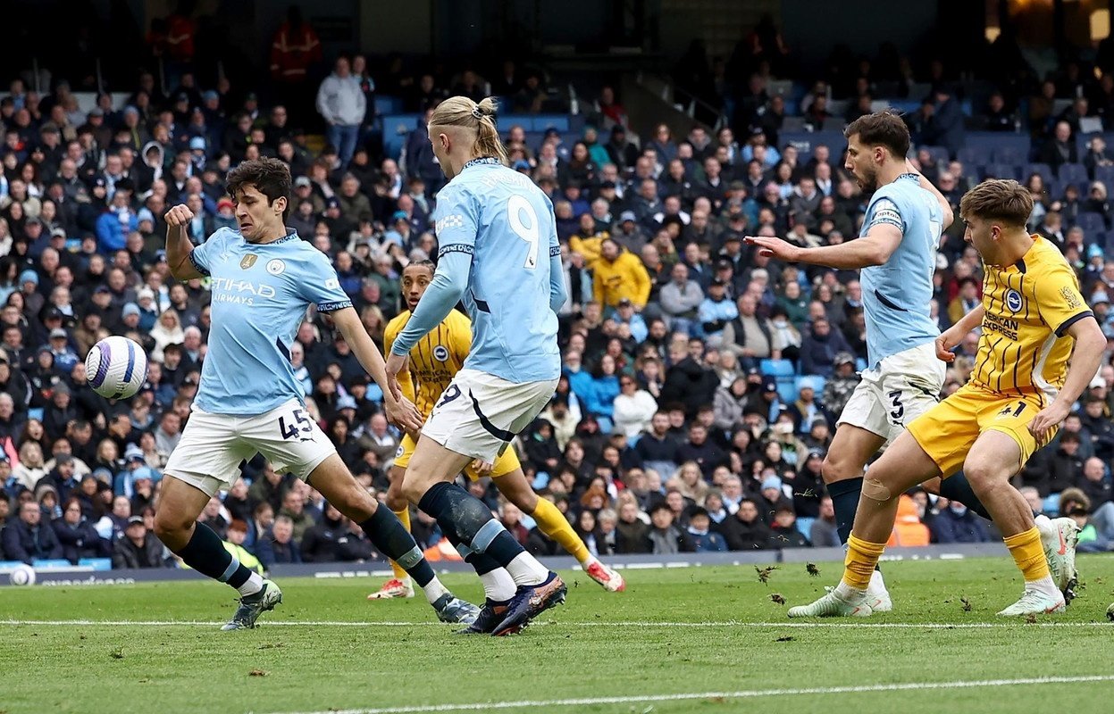 Premier League clubs reconsider early transfer window closure