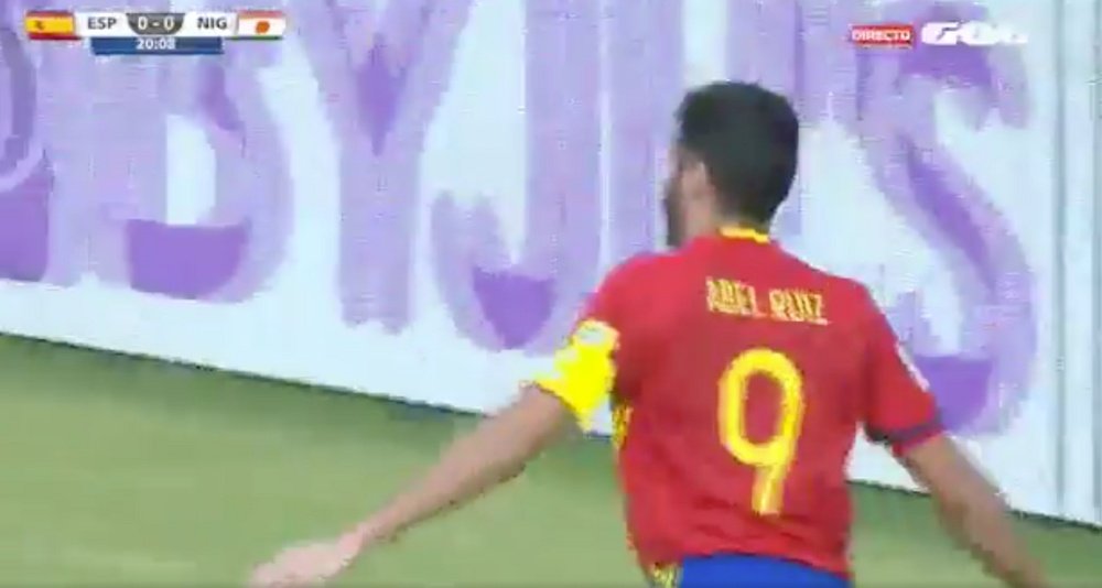 Abel Ruiz celebra uno de los goles que anotó ante Níger en el Mundial Sub 17. Twitter