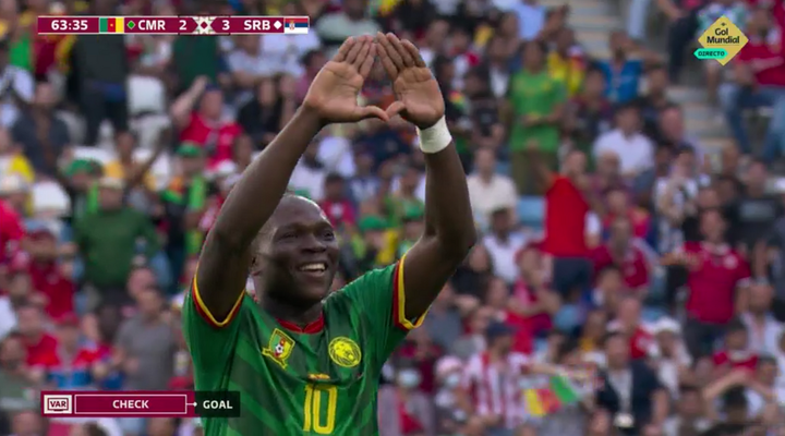 Celebração do terceiro gol de Camarões.Print/GolMundial