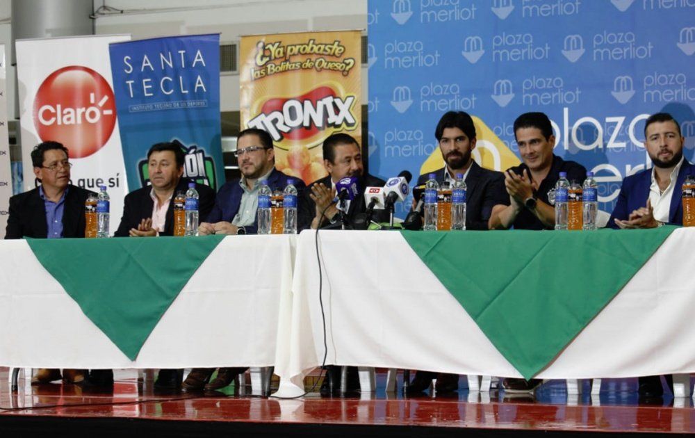 Abreu fue presentado como nuevo entrenador de Santa Tecla. Twitter/Santateclafc