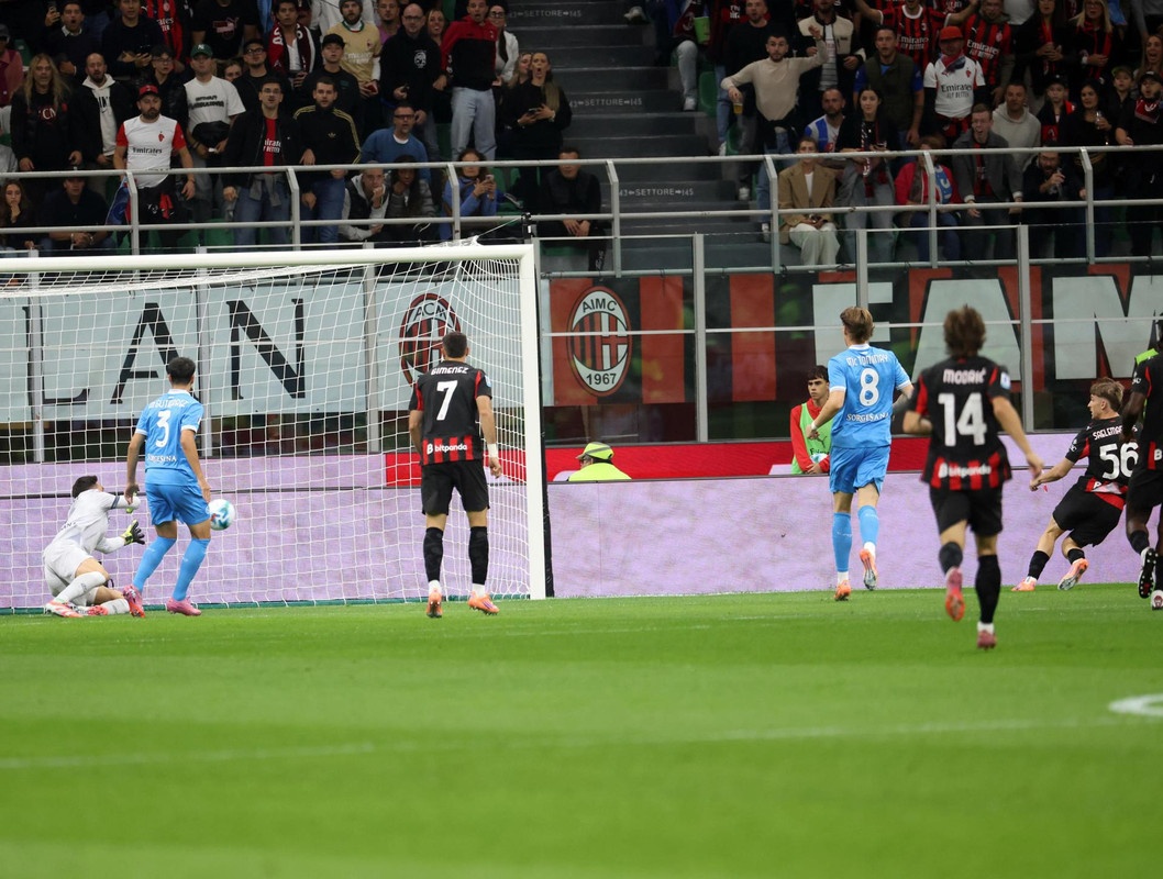 Il Milan sale in vetta