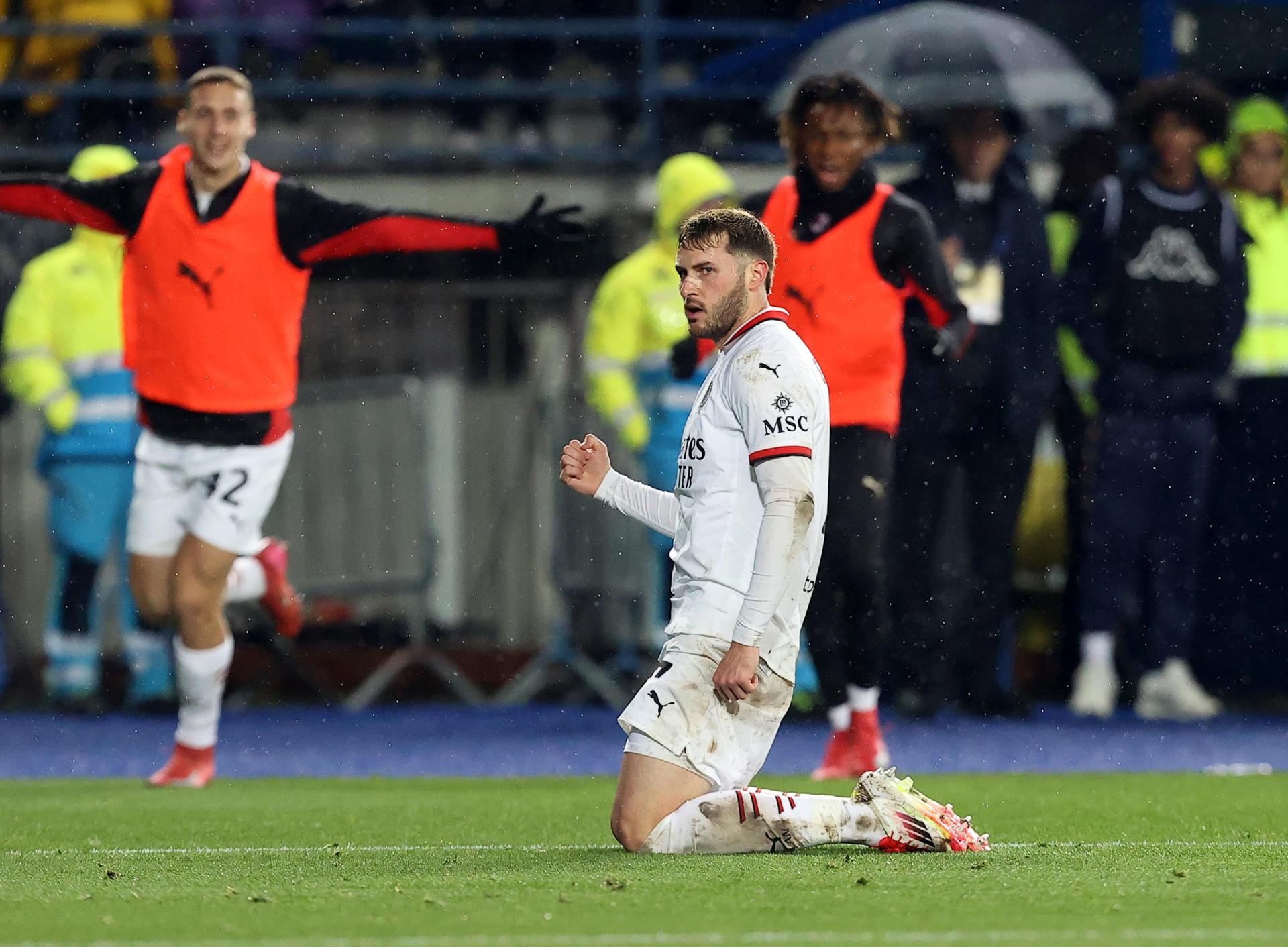 El Milan ya vislumbra Europa por culpa de Leao y Santi Giménez