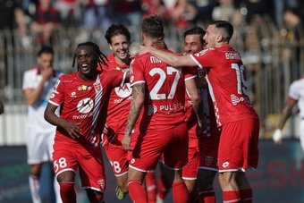 En los 2 primeros partidos de la Serie A de este sábado, Daniel Maldini volvió a ser decisivo y con su único tanto dio el triunfo al Monza frente al Cagliari. En el otro encuentro, el Torino se impuso por 0-2 al Udinese gracias a las dianas de Vlasic y Zapata.