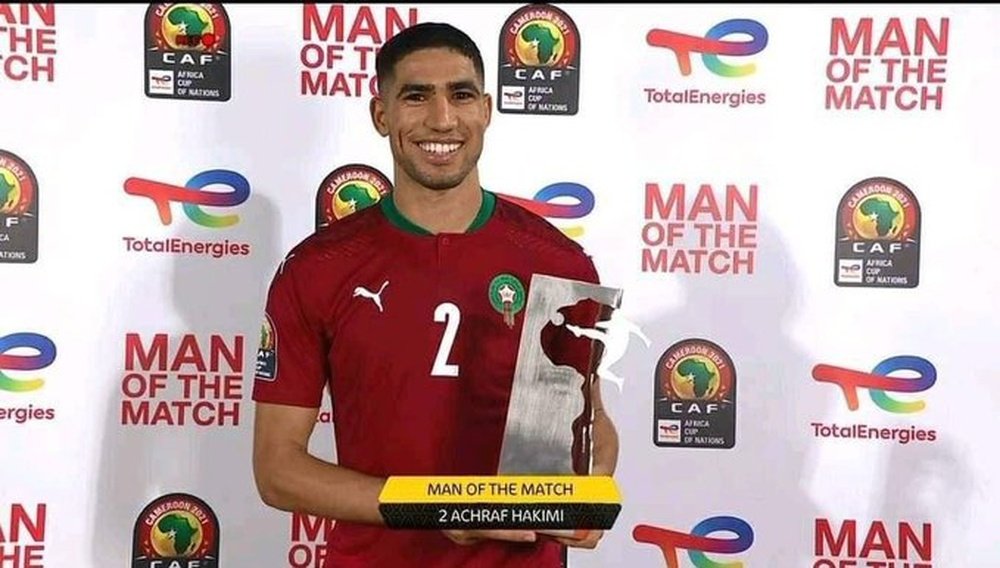 Achraf recibió el premio de 'MVP'. Captura/CAF