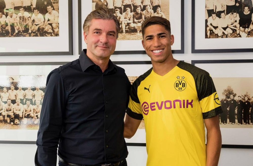 Achraf will spend two seasons on loan with Dortmund. Twitter/BVB