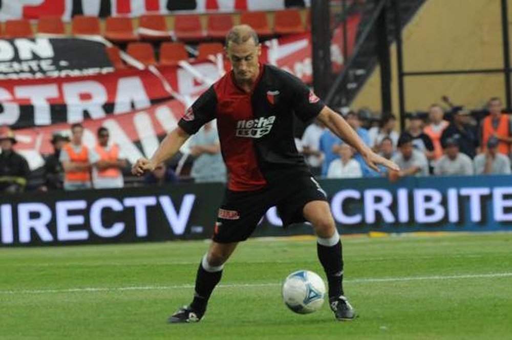 Adrián Bastía deja Atlético Rafaela para firmar con Colón. Twitter