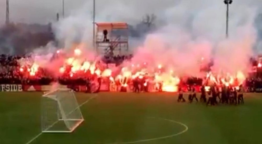Entrenamiento del Ajax antes del partido frente al Feyenoord. Captura/Twitter/AjaxLife