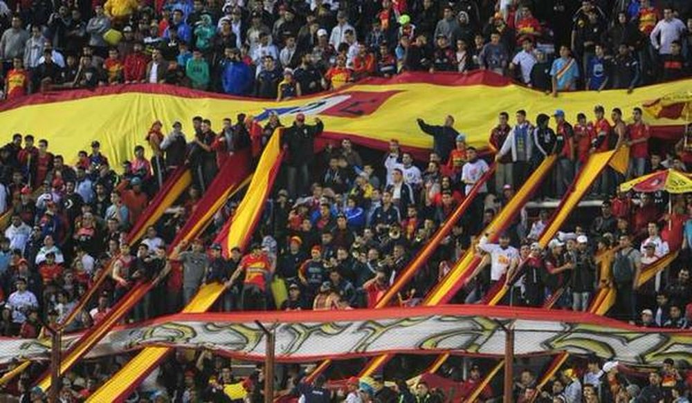 Un sector de la afición del Deportivo Español agredió a sus jugadores. Twitter