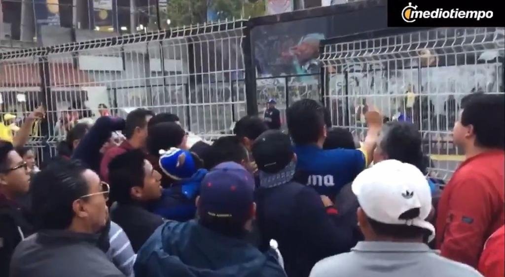 Tensión en el Estadio Azteca