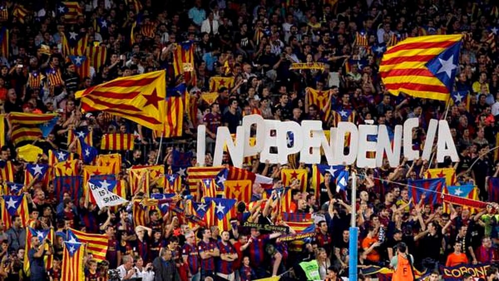 Aficionados del Barcelona piden la independencia Catalana. Twitter
