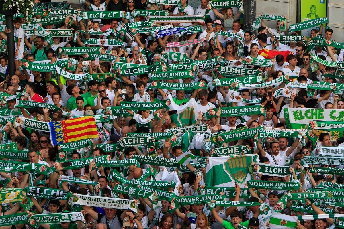 En BeSoccer te estamos contando todas las novedades que tienen que ver con la actualidad del fútbol de los equipos y jugadores LaLiga 2024/2025 en directo, posibles movimientos de fichajes y más en este miércoles 6 de agosto.